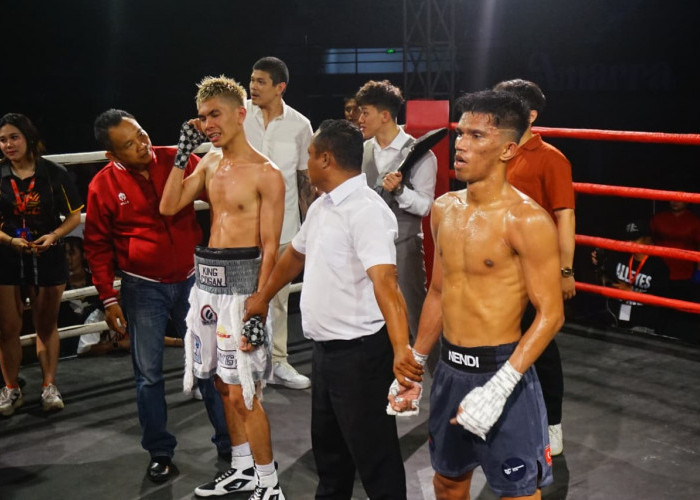 Prince Nendi Tumbangkan King Cogan di Borneo Combat Championship Pontianak
