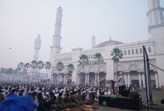Ribuan Umat Islam Salat Istisqa di Pontianak, Kasus ISPA Naik Akibat Kabut Asap