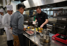 Hotel Management BINUS University Hadirkan Callum Hann, Australian MasterChef Personality