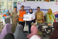 Peringati Hari Gizi Nasional, KAI Logistik Distribusikan 300 Paket Gizi Untuk Masyarakat Di Marunda