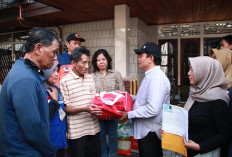 Wakil Wali Kota Pontianak Serahkan Bantuan ke Korban Kebakaran di Gang Sa’aman