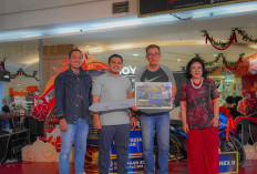 BRI Jatinegara Serahkan Hadiah Program Highest Point – Amazing Rewards 9 di Mall Bassura, Jakarta Timur