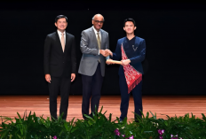 Banggakan Kalbar, Nathan Alexandro Tjhe Terima Penghargaan NYAA Gold dari Presiden Singapura