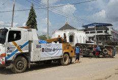 Peduli Masyarakat Korban Bencana Banjir dan Longsor, Jasa Marga Salurkan Bantuan Kemanusiaan