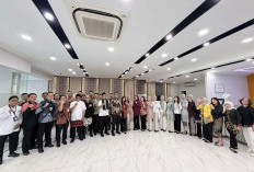 Peringati Hari Kartini, Pekerja BRI Branch Office Tanjung Priok Angkat Wastra Nusantara Lewat Pakaian Nasional