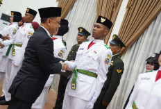 Kukuhkan Paskibraka Pontianak 2026, Wako Edi Kamtono Ingatkan Tugas Mulia Kibarkan Merah Putih
