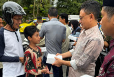 Warga Senang Dapat Takjil dari Wali Kota Pontianak