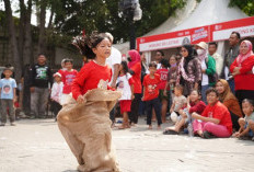 Semarak Merah Putih Kemerdekaan BRI Region 6, Warga Pasar Malaka Rorotan Antusias Ikuti Lomba 17-an