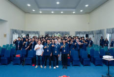 HIMAKOM Gelar Kuliah Bareng Praktisi, Bahas Adaptasi Jurnalistik dan Public Relations di Era AI