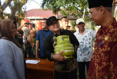 Kawal Harga Gas Melon Jelang Ramadan, Bupati Kubu Raya Gelar Operasi Pasar di 9 Kecamatan