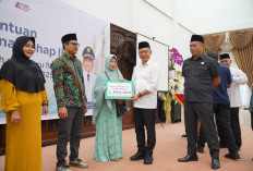 Pemkot Pontianak Serahkan Bantuan Operasional Bagi Guru Ngaji Tradisional
