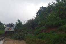 KA Ciremai Tertahan Longsor, KAI Daop 2 Bandung Minta Maaf