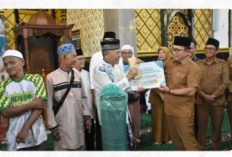 Safari Ramadan di Parit Baru, Sujiwo Serahkan Rp150 Juta untuk Masjid Al-Muhajirin