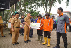 Hari Jadi ke-255 Pontianak, 50 Petugas Kebersihan Terima Penghargaan