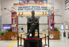 KAI Daop 7 Madiun Hadirkan Ornamen Tematik Natal dan Tahun Baru di Stasiun