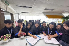 Dorong Jiwa Technopreneur, SMK Yadika 8 Bekasi Kunjungi Telkom AI Center Bandung