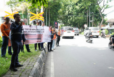 KAI Daop 8 Surabaya dan KAI Properti Gencarkan Sosialisasi Keselamatan di Perlintasan Sebidang Jelang Nataru 2