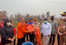 Relawan Karhutla di Pelang Dapat Bantuan dari Pemprov, Mesin Pemadam dan 10 Gulung Selang