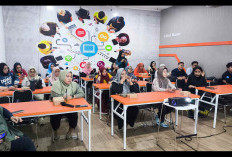 30 UMKM di Makassar Ikuti Kelas Intensif Telkom x UrbanDigital Pelajari Strategi AI dan TikTok Live