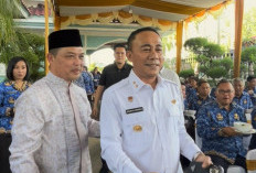 Momen Hangat Wagub Krisantus Kurniawan Sambangi Rumah Pribadi Gubernur  Ria Norsan di Ulang Tahun ke-58