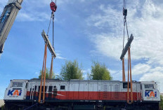 Dukung Kelancaran Peningkatan Mobilitas Masyarakat, KAI Logistik Kirim 7 Lokomotif ke Jawa