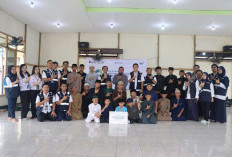 HUT ke-70, SUCOFINDO Cabang Pontianak Salurkan Bantuan Renovasi Pondok Pesantren Al-I’tishom