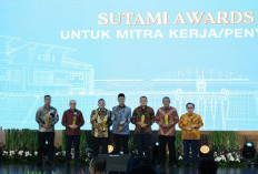 Kementerian Pekerjaan Umum Anugerahkan WSBP sebagai Penyedia Jasa Terbaik pada SUTAMI AWARD