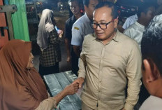 Tinjau Pasar Senggol Kuala Dua, Bupati Kubu Raya Targetkan Jalan Mulus Sebelum Lebaran