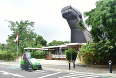 Yuk Kenalan dengan Rino, Mesin Sweeper Andalan KAI Services untuk Membersihkan Area TMII