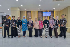 Peringati Hari Kartini, Frontliner BRI Branch Office Cut Mutiah Kenakan Pakaian Nasional