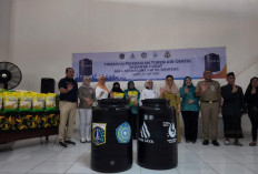 Warga Tak Lagi Menampung Air di Ember, Kini Gunakan Toren Lebih Stabil