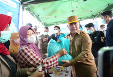 Gubernur Norsan Pastikan Warga Ketapang Dapat Air Bersih dan Sembako Murah