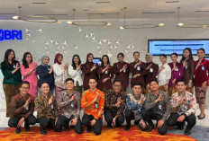 Peringati Hari Kartini, Frontliner BRI Kantor Cabang Khusus Tampil Beda dengan Pakaian Nasional