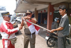 Pemkot Pontianak Awasi Pemasangan Bendera Merah Putih Jelang HUT ke-81 RI