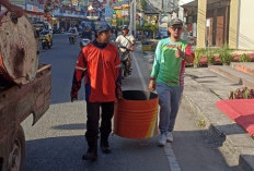 DLH Singkawang Siapkan 100 Tempat Sampah di Rute Pawai Lampion dan Festival Cap Go Meh 2026