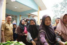 Warga Serbu Pasar Murah Pontianak Tenggara, Paket Sembako Mulai Rp85 Ribu