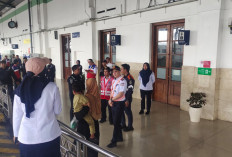 KAI Daop 7 Madiun Layani 13.210 Penumpang pada Hari Pertama Nataru 2025/2026