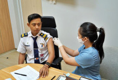 KAI Vaksinasi Petugas LRT Jabodebek Jelang Angkutan Nataru 2025/2026