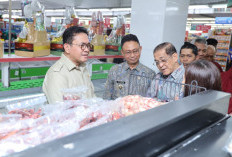 Mendag RI Budi Santoso Tinjau Pasar Flamboyan, Pastikan Harga Pangan Pontianak Stabil