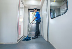 Pastikan semua Fasilitas Kereta selalu Bersih, Yuk intip Pekerjaan Petugas OTC KAI Services di Kereta