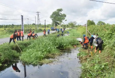 Hari Bakti PU ke-80: Bupati Kubu Raya dan BWS Kalimantan I Pulihkan Parit Ngabeh