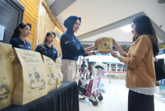 KAI Daop 2 Bandung Berikan Takjil Gratis untuk Penumpang KA Jarak Jauh Selama Masa Angkutan Lebaran 2026