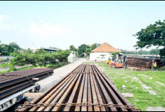 KAI Logistik Dukung Peningkatan Keselamatan Jalur KA melalui Pengiriman Rel R.54 Seberat 380 Ton