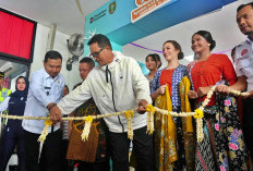 Rayakan Hari Ibu dan Dukung UMKM dalam Angkutan Nataru 2025/2026, KAI Daop 7 Madiun Gelar Fashion Batik dan Ba