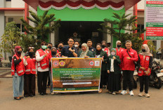 Karang Taruna dan IDI Pontianak Bersinergi Salurkan Bantuan untuk Relawan Karhutla