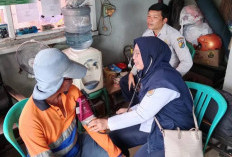 KAI Daop 4 Semarang Pastikan Kesehatan Petugas Prasarana Selama Penanganan Genangan di Pekalongan